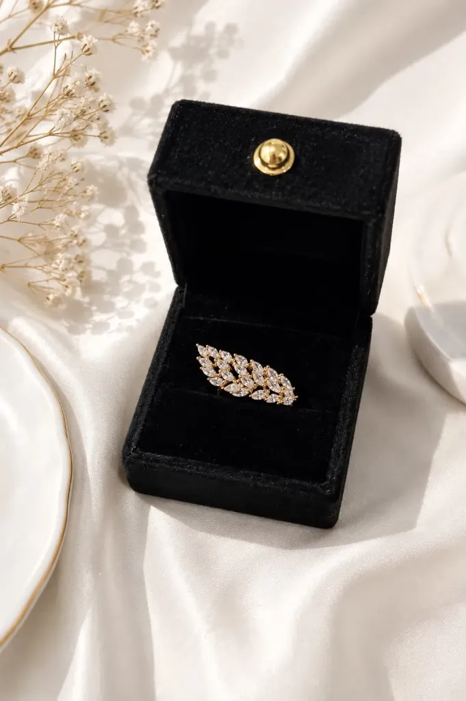 leaf stoned ring